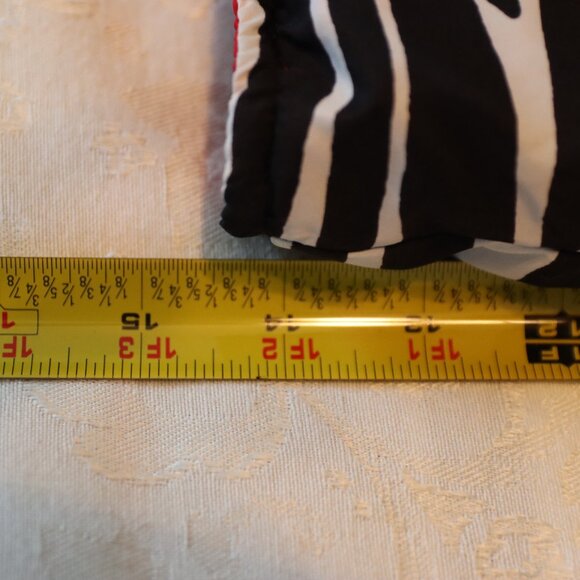 Casual Identity Zebra Print/ Red Reversable Vest Women's Size Large Casual Cozy - Picture 6 of 13